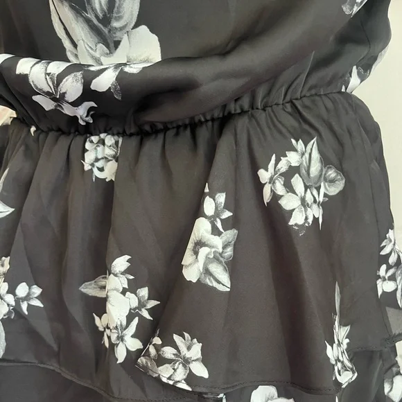 White House Black Market Black and White Floral Dress - Picture 7 of 8